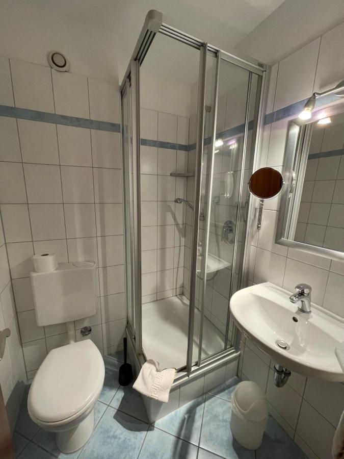 Zum Schwanen Garni Hotell Buggingen Exteriör bild