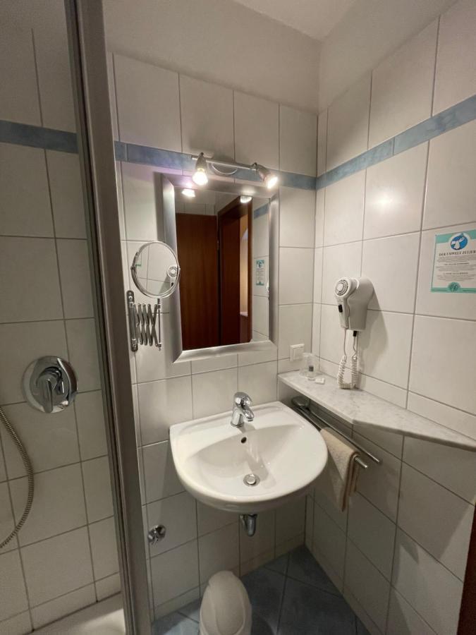 Zum Schwanen Garni Hotell Buggingen Exteriör bild