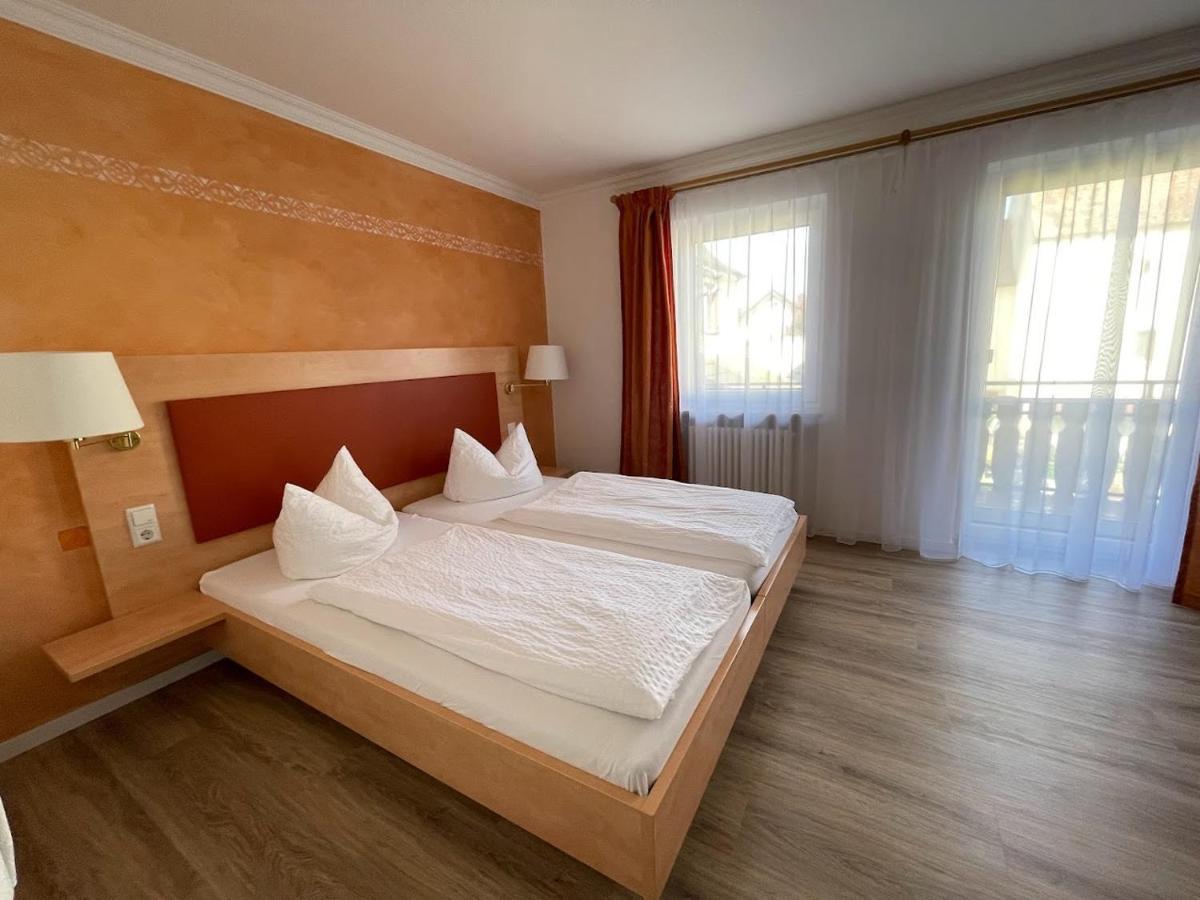 Zum Schwanen Garni Hotell Buggingen Exteriör bild