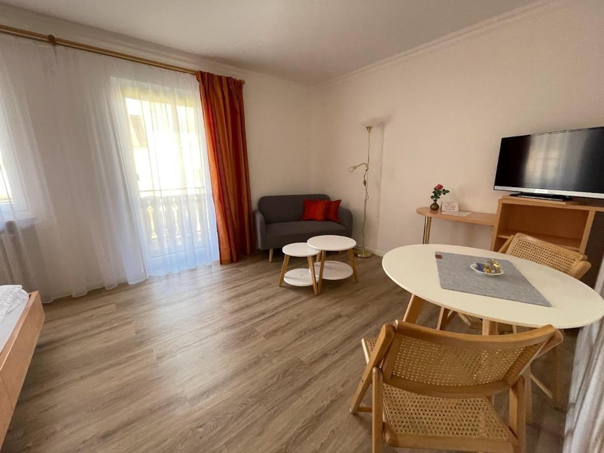 Zum Schwanen Garni Hotell Buggingen Exteriör bild