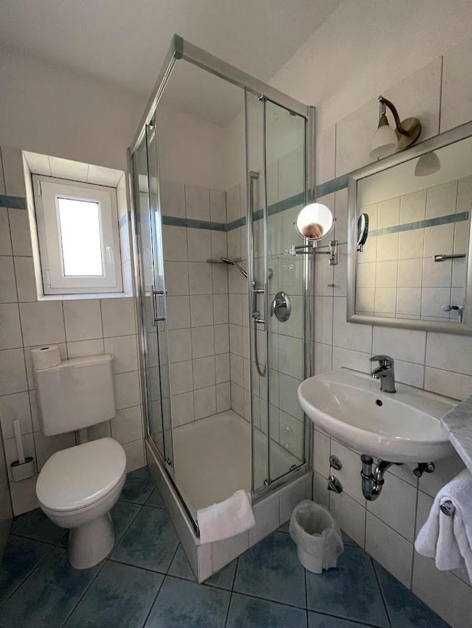 Zum Schwanen Garni Hotell Buggingen Exteriör bild
