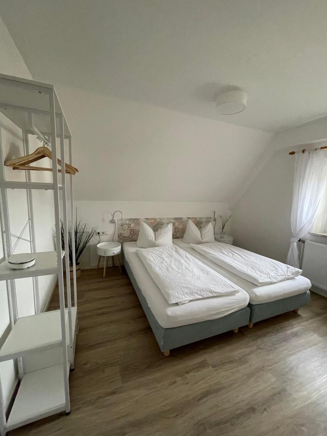 Zum Schwanen Garni Hotell Buggingen Exteriör bild